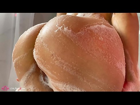 ❤️ Brunette شاور میں شدید orgasm کے لئے وائبریٹر کے ساتھ بلی میں مشت زنی کرتی ہے۔ ❤❌ سیکس